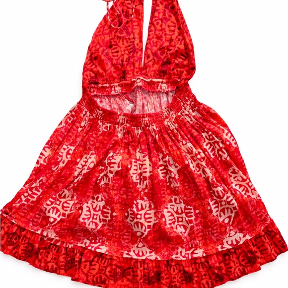 Free People medium Beach Day Mini Dress Keyhole Front Bare Back
Red Geo Print - Picture 7 of 8